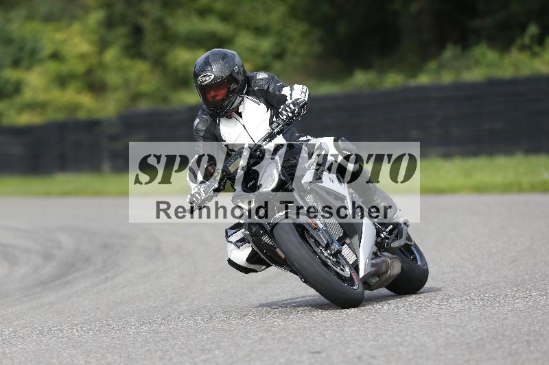 /Archiv-2025/53 16.09.2025 Track Day Domi Aegerter ADR/Gruppe gelb/unklar